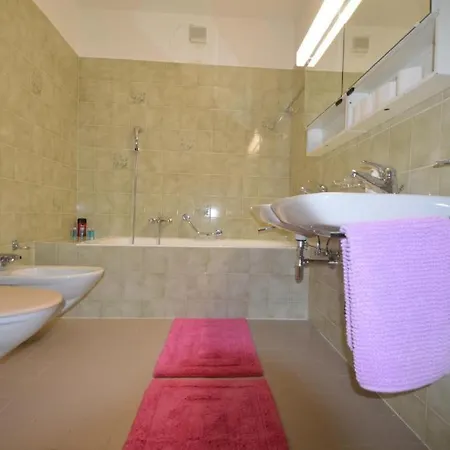 Bosco Luganese Bagno Condiviso *