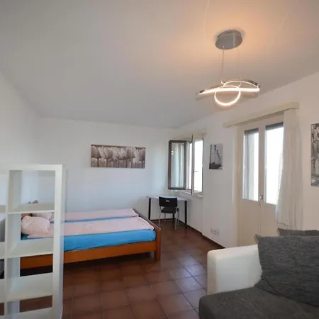 Appartamento Bosco Luganese Bagno Condiviso Cademario